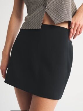 Abercrombie & Fitch The A&F Scarlett Mini Skort in Black Ultra High Rise size S
